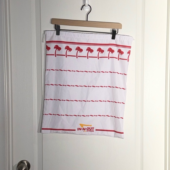 In-N-Out Burger White and Red Drawstring Bag - Picture 1 of 2